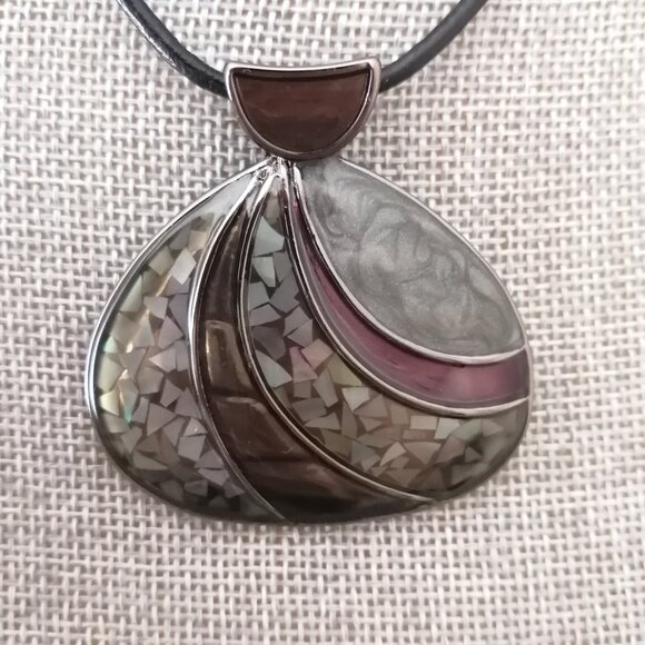 Lia Sophia "Seaside" Statement Necklace, Genuine Mother-of-Pearl - Picture 5 of 10